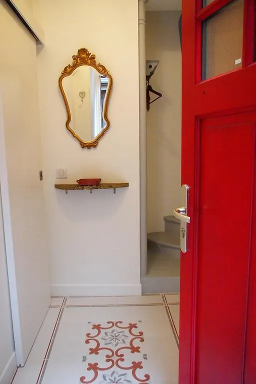 Petit Paris - Oasis In Marais Apartment